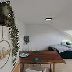 Modernes Balkon Apartone - Toplage Mit Parkplatz Großwallstadt